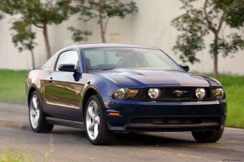 Review 2010 Ford Mustang GT